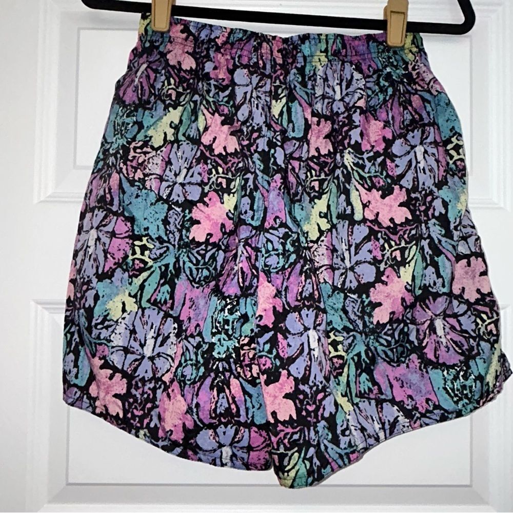 Vintage Nike Floral Leaf Print Pull On Nylon Shorts